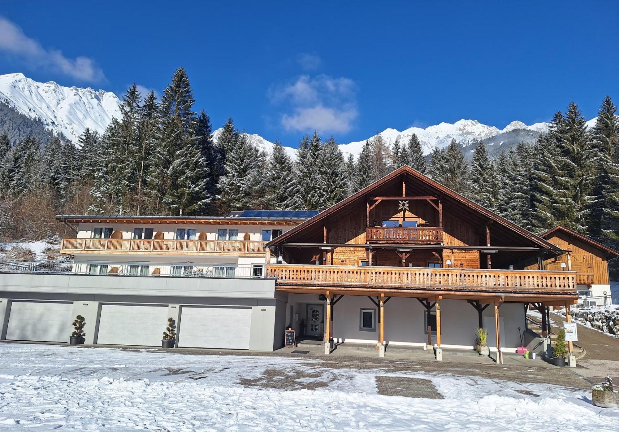 Sweet Cherry - Boutique & Guesthouse Tyrol インスブルック エクステリア 写真