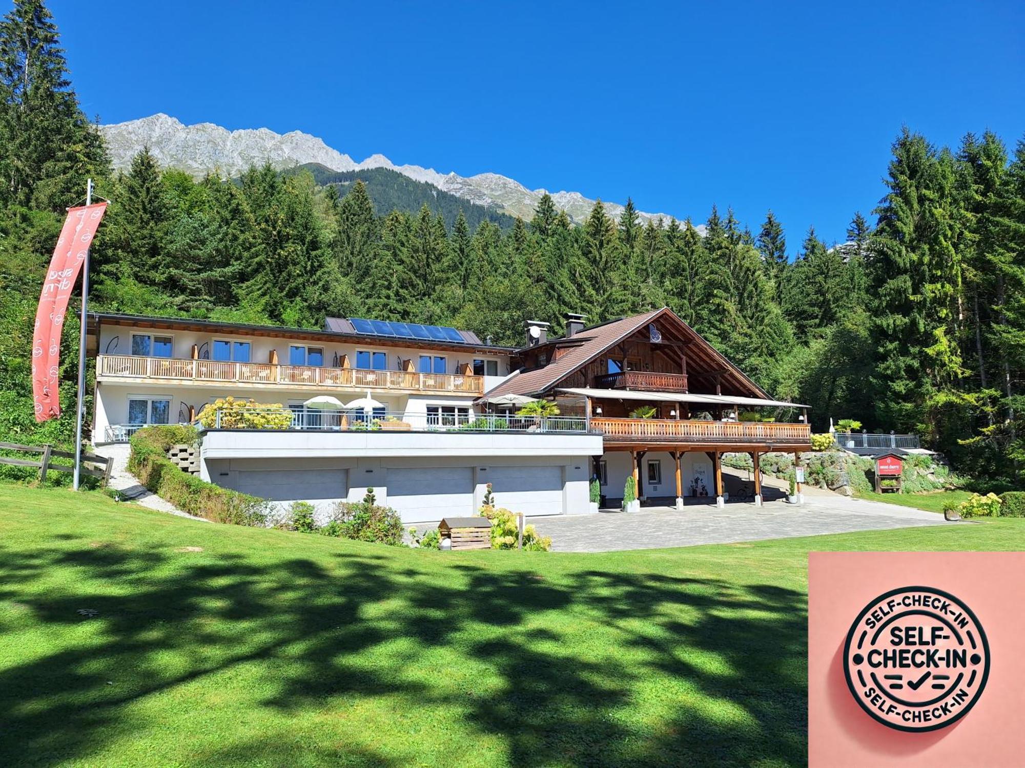 Sweet Cherry - Boutique & Guesthouse Tyrol インスブルック エクステリア 写真