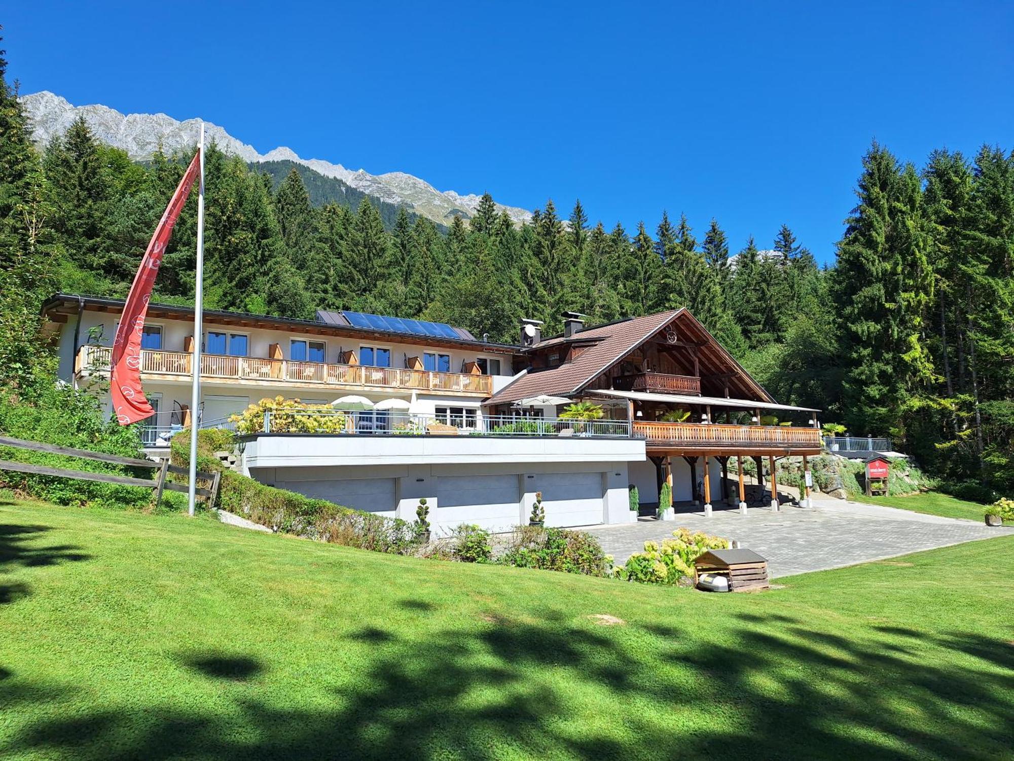 Sweet Cherry - Boutique & Guesthouse Tyrol インスブルック エクステリア 写真